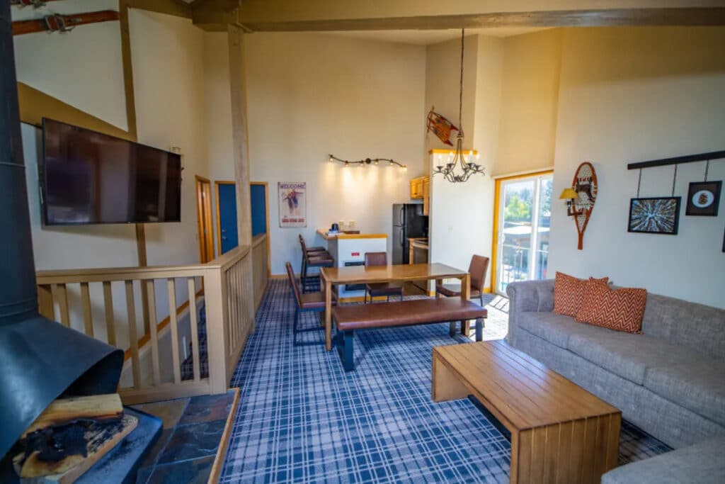 Outbound Mammoth - One Bedroom Chalet
