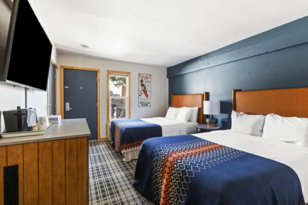 Outbound Mammoth - Three Bedroom Deluxe Chalet