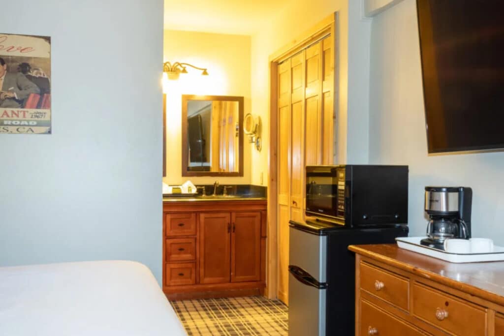 Outbound Mammoth - Three Bedroom Deluxe Chalet