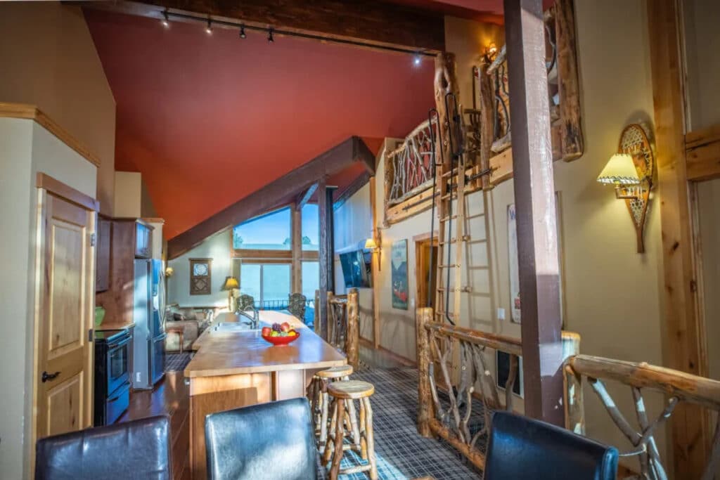 Outbound Mammoth - Six Bedroom Chalet