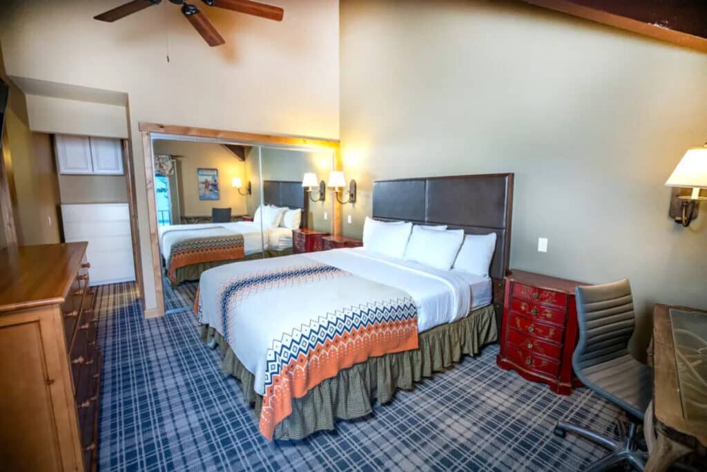 Outbound Mammoth - Six Bedroom Chalet