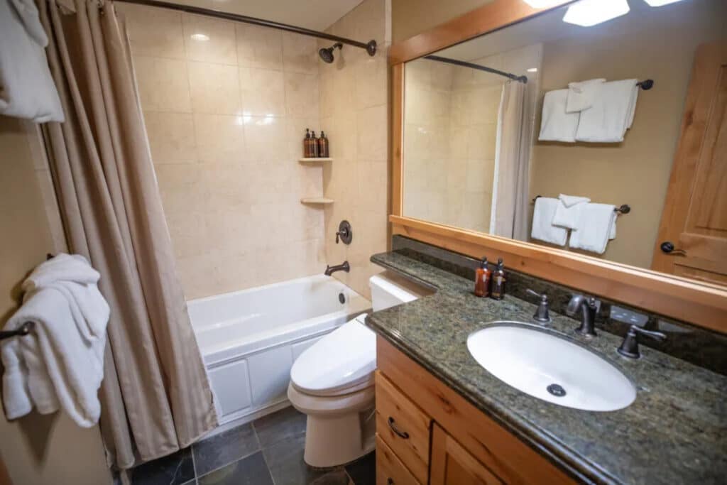 Outbound Mammoth - Six Bedroom Chalet