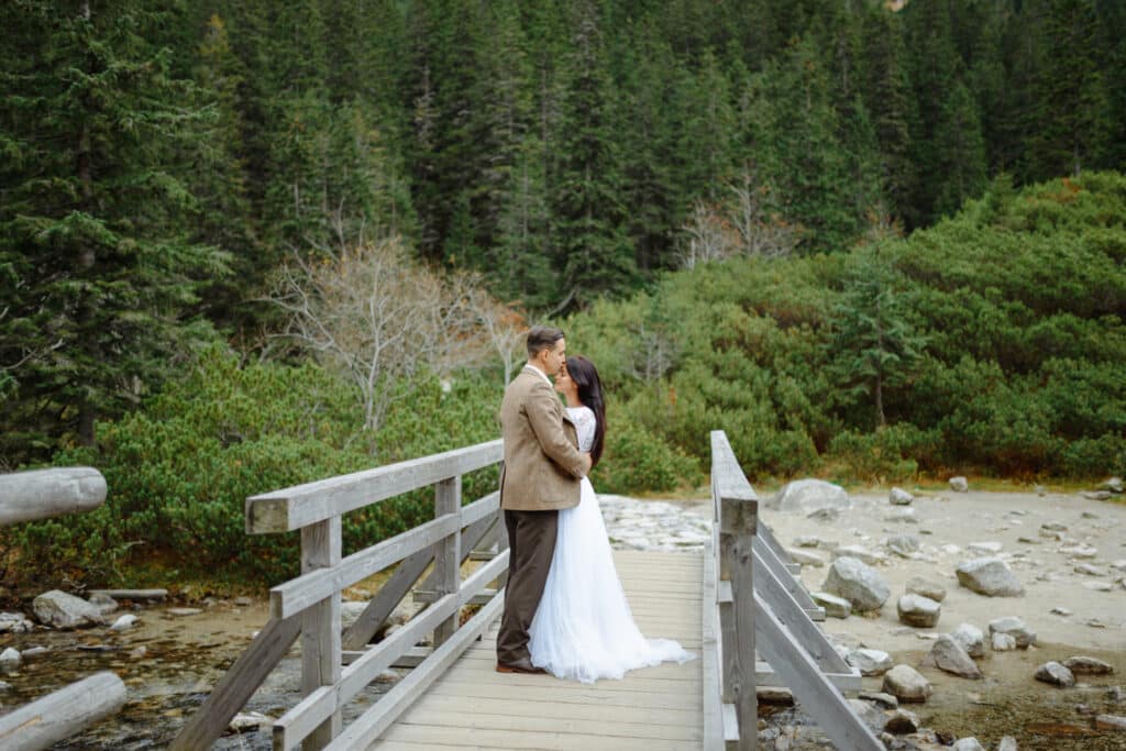 Outbound Mammoth - Weddings - Bride and Groom Bridge