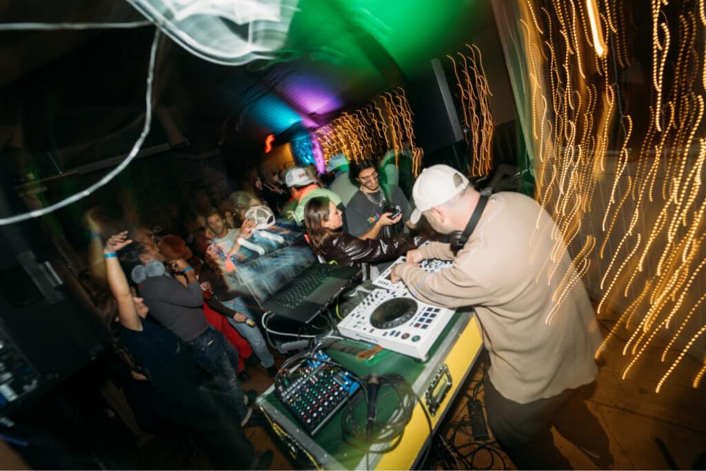 Outbound Mammoth - Group and Events - Dining