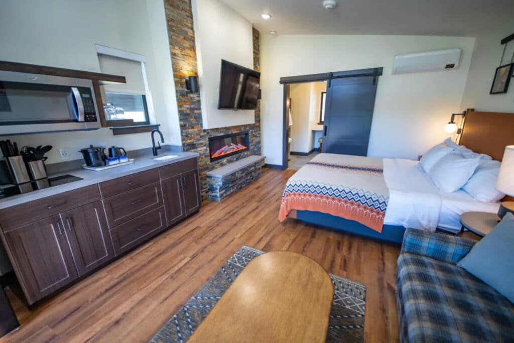 Outbound Mammoth - One Bedroom Studio Cabin