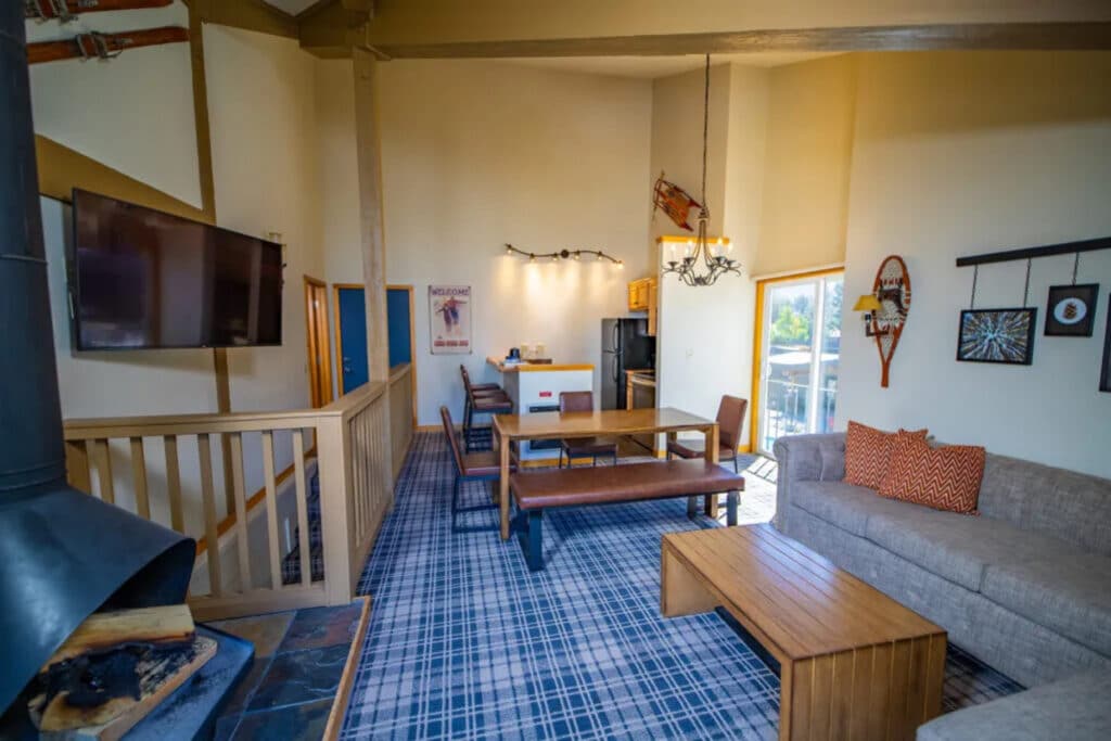 Outbound Mammoth - Three Bedroom Chalet