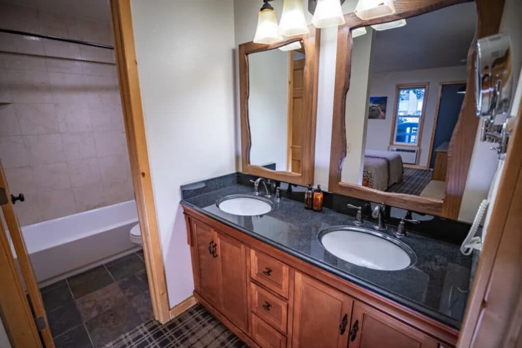 Outbound Mammoth - Three Bedroom Chalet