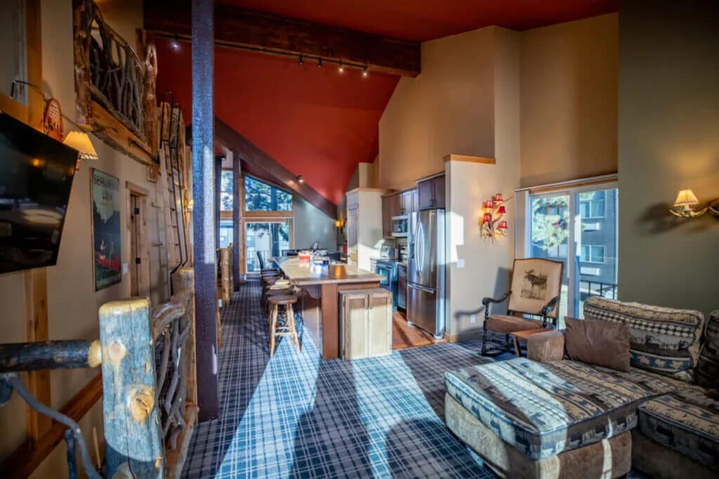 Outbound Mammoth - Six Bedroom Chalet