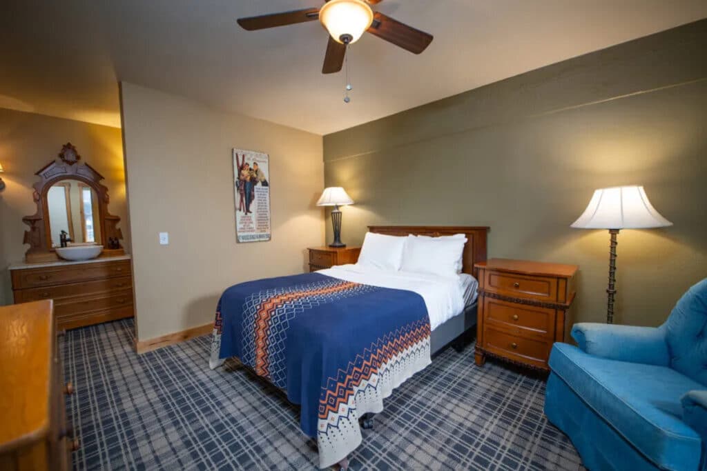 Outbound Mammoth - Six Bedroom Chalet