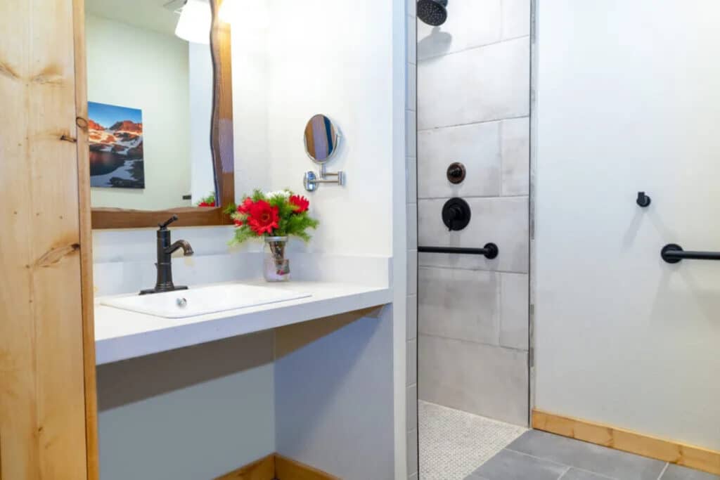 Outbound Mammoth - Outbound Accessible Rooms