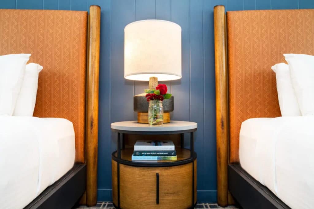 Outbound Mammoth - Deluxe Two Queens