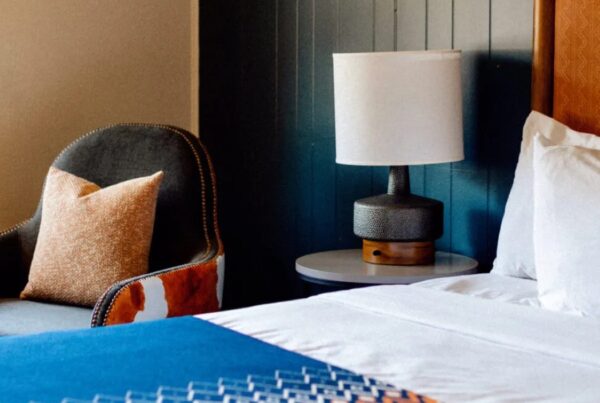 Outbound Mammoth - Deluxe King Room