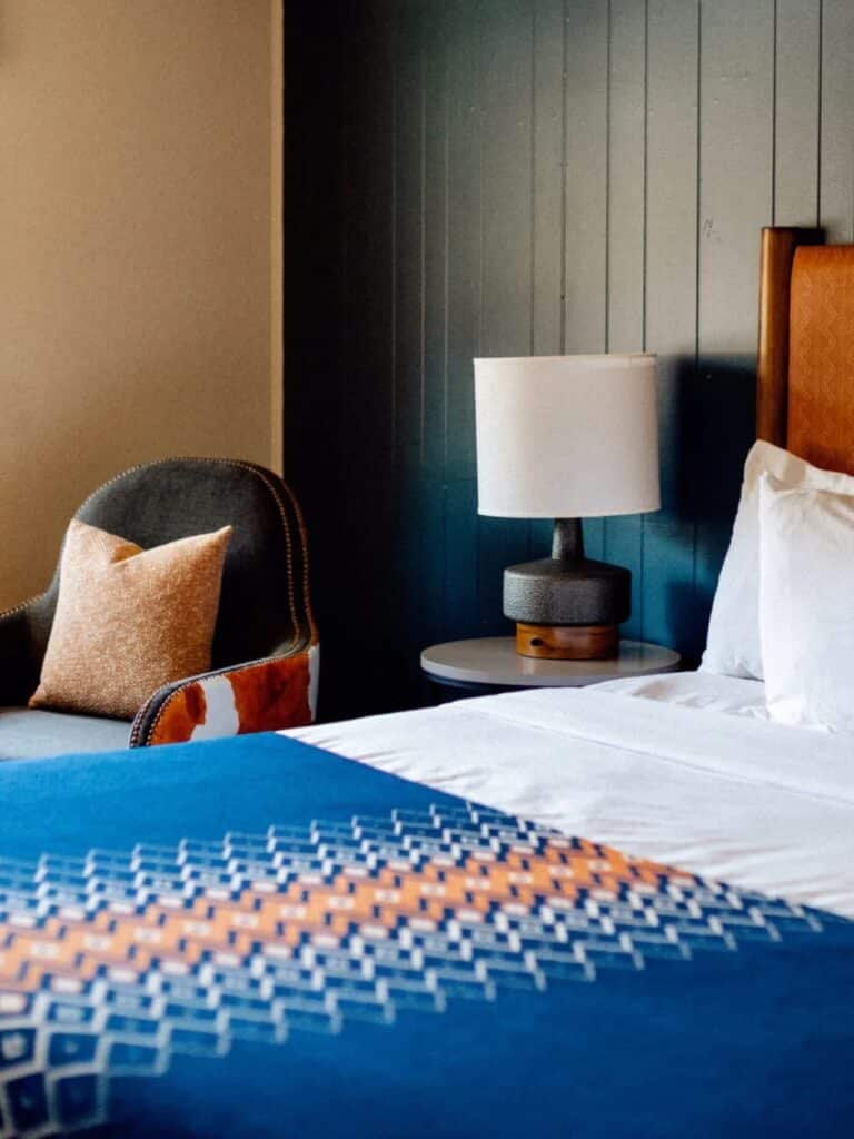 Outbound Mammoth - Deluxe King Room