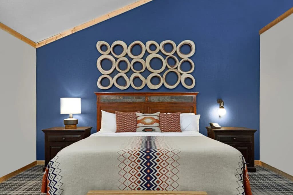 Outbound Mammoth - Fireplace Suite