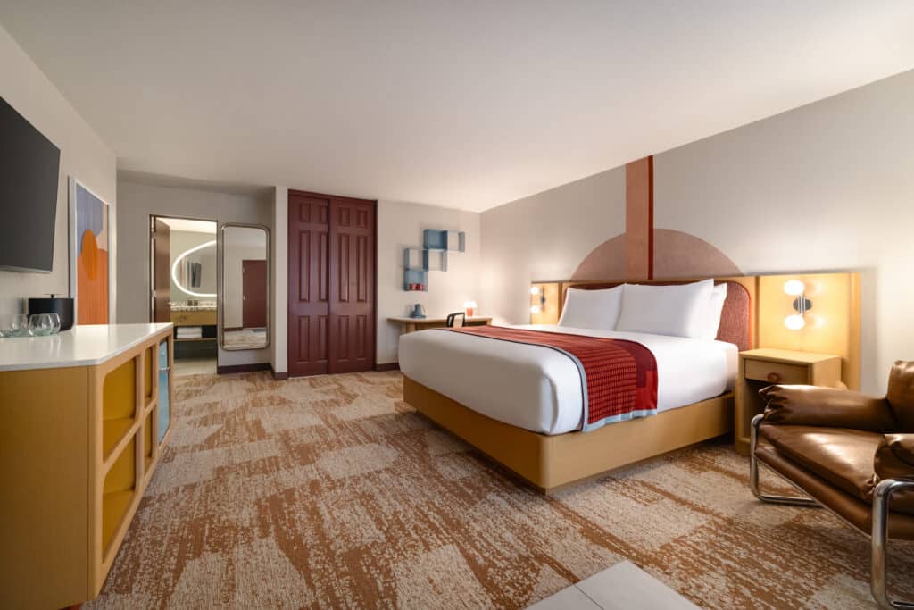 2026-06-19_Outbound Sedona_Deluxe King_Rm 524_TORT8120