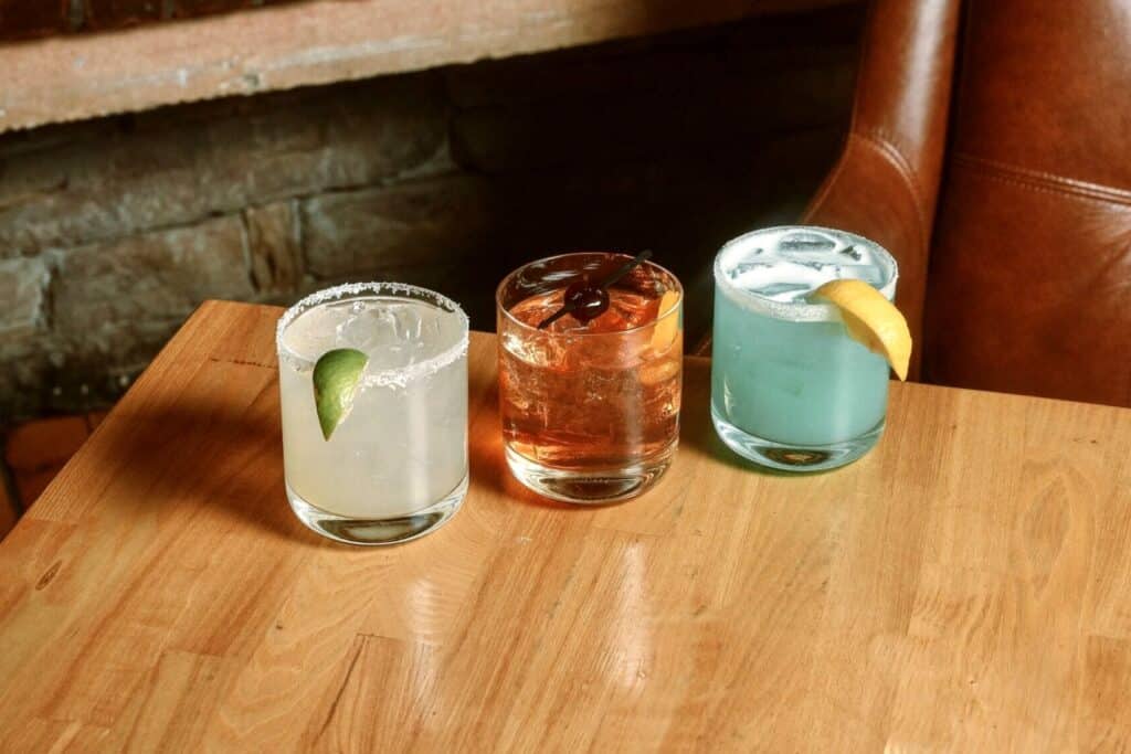 Outbound Mammoth - Bar Sierra In Mammoth Lakes