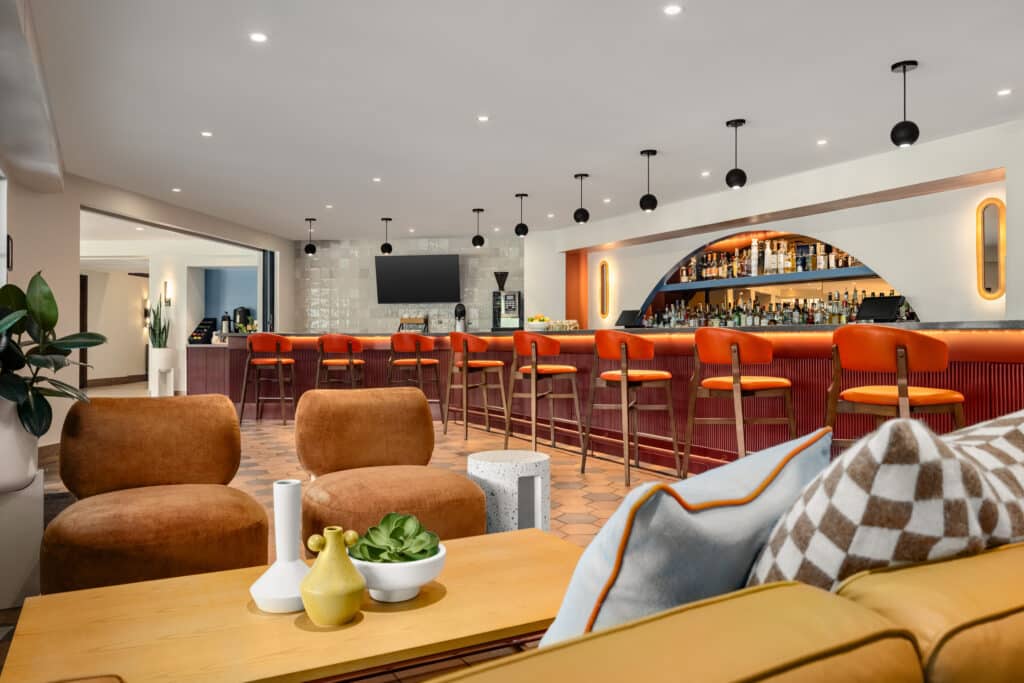 2026-06-19_Outbound Sedona_Lucinda Bar_TORT7723