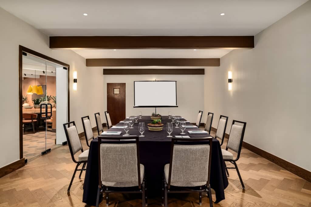 2026-06-19_Outbound Sedona_Sedona Meeting Room_TORT8487