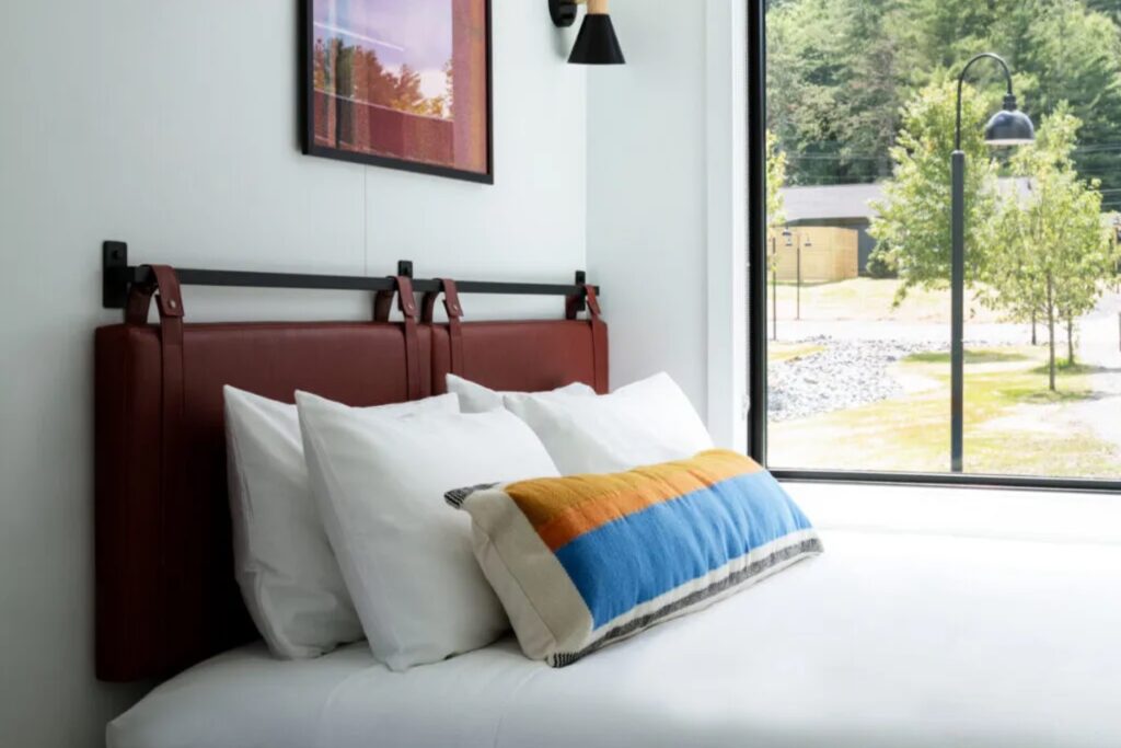 Outbound Stowe - Room - One Bedroom Cabin