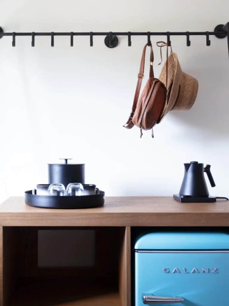 Outbound Stowe - Room - Two Kings Suite Sleeper Sofa