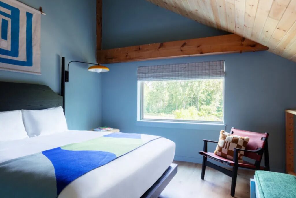 Outbound Stowe - Room - Deluxe Accessible King