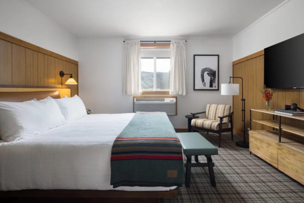 The Virginian Lodge - Room - Outbound King Suite